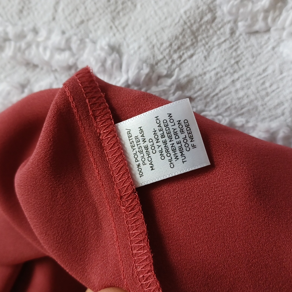 Sold on m e r c a r i Loft | blouse vneck - Picture 5 of 6